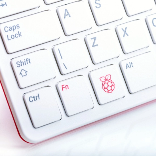 Raspberry Pi 400 Computer kit, 16GB kartica, Raspberry miš i napajač 3A 