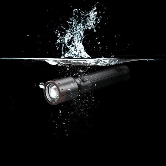 Baterijska svjetiljka punjiva LEDLENSER® P6R Core, IP68    (K)
