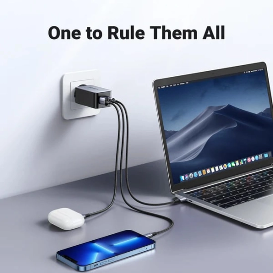 Kućni punjač UGREEN, 65W, 2x USB C, USB A, crni Kućni punjač UGREEN, 65W, 2x USB C, USB A, crni