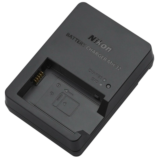 Fotoaparat NIKON Z fc + 16-50VR (BK) + 50-250 VR, DX-Format CMOS Sensor, 20.9MP, 4K UHD, crni