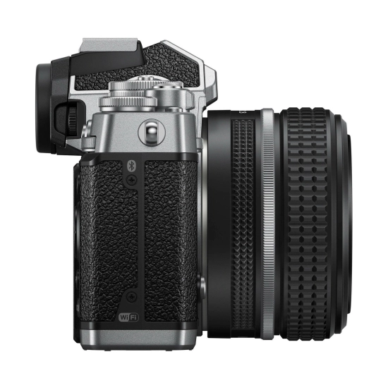 Fotoaparat NIKON Z fc + 16-50VR (SL) + 50-250 VR, DX-Format CMOS Sensor, 20.9MP, 4K UHD, srebrni Fotoaparat NIKON Z fc + 16-50VR (SL) + 50-250 VR, DX-Format CMOS Sensor, 20.9MP, 4K UHD, srebrni