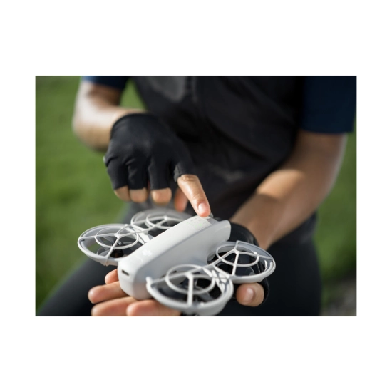 Dron DJI Neo Fly More Combo CP.FP.00000185.01, 4K kamera, vrijeme leta do 18 min, upravljanje daljinskim upravljačem Dron DJI Neo Fly More Combo CP.FP.00000185.01, 4K kamera, vrijeme leta do 18 min, upravljanje daljinskim upravljačem