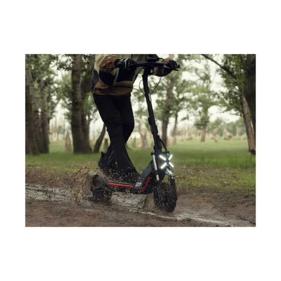Električni romobil SEGWAY ZT3 Pro I, autonomija do 70km, brzina 25km/h, crni Električni romobil SEGWAY ZT3 Pro I, autonomija do 70km, brzina 25km/h, crni