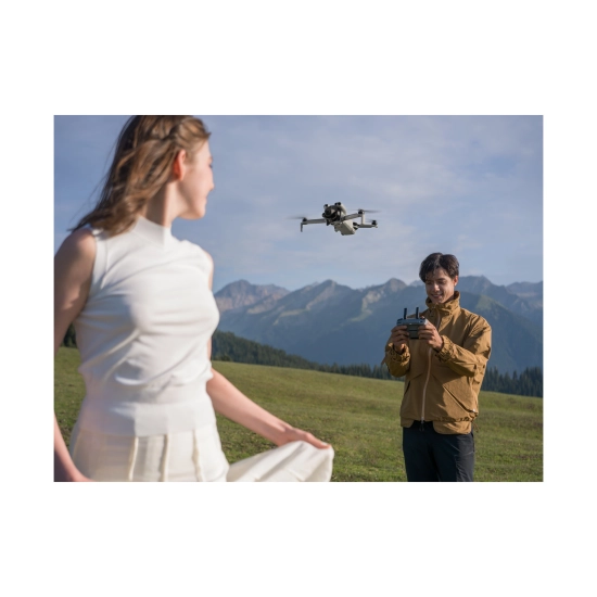 Dron DJI Mini 5 Pro Fly More Combo (DJI RC2), CP.MA.00000894.01, 4K UHD, 3x-axis gimbal, vrijeme leta do 36min., daljinski upravljač